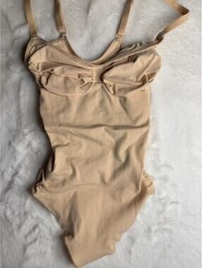 SKIMS Seamless Sculpt Thong Bodysuit Light Nude XL NWT